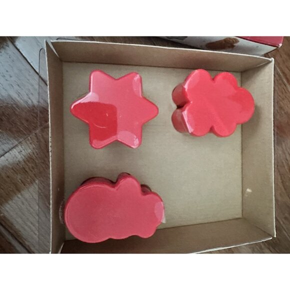 Williams-Sonoma Ice Cream Sandwich Red Molds Gingerbread/Snowman/Snowflake - Picture 4 of 4